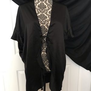 Super Soft Victoria Secret Satin Scallop Robe NWT